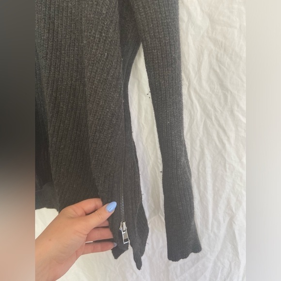 Vince Cowl-Neck Wool Cashmere Sweater Size Medium - Picture 5 of 10